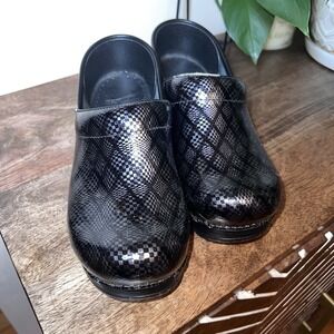 Dansko Professional Clog Patent Black Leather Silver Diamond Pattern Women's 37